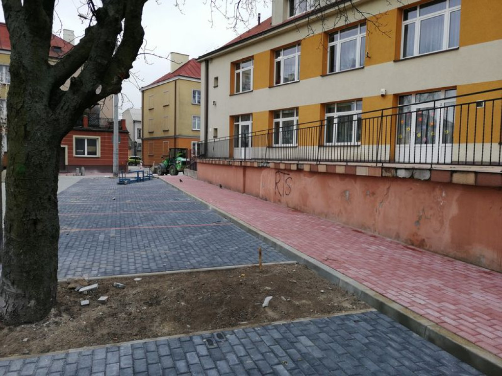 Nowy parking i dojazd do Przedszkola nr 3 prawie gotowy