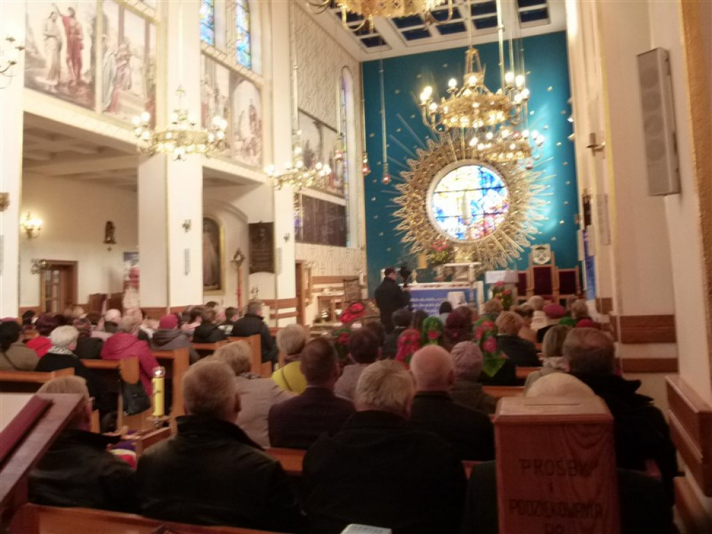 Wprowadzenie relikwii do sanktuarium w Mąkolicach