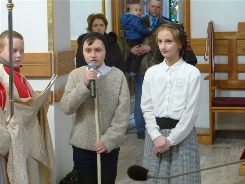 Wprowadzenie relikwii do sanktuarium w Mąkolicach
