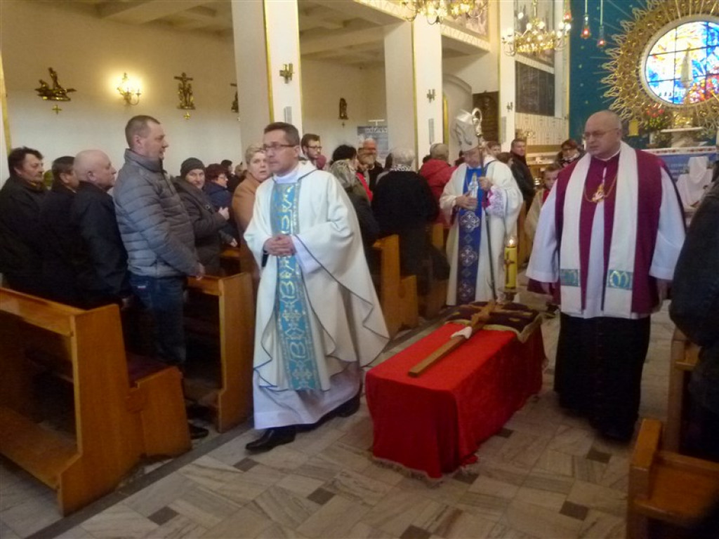 Wprowadzenie relikwii do sanktuarium w Mąkolicach