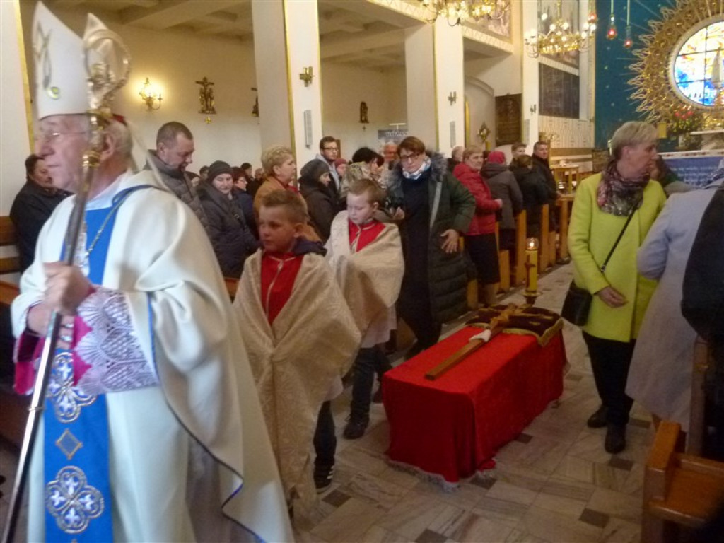 Wprowadzenie relikwii do sanktuarium w Mąkolicach