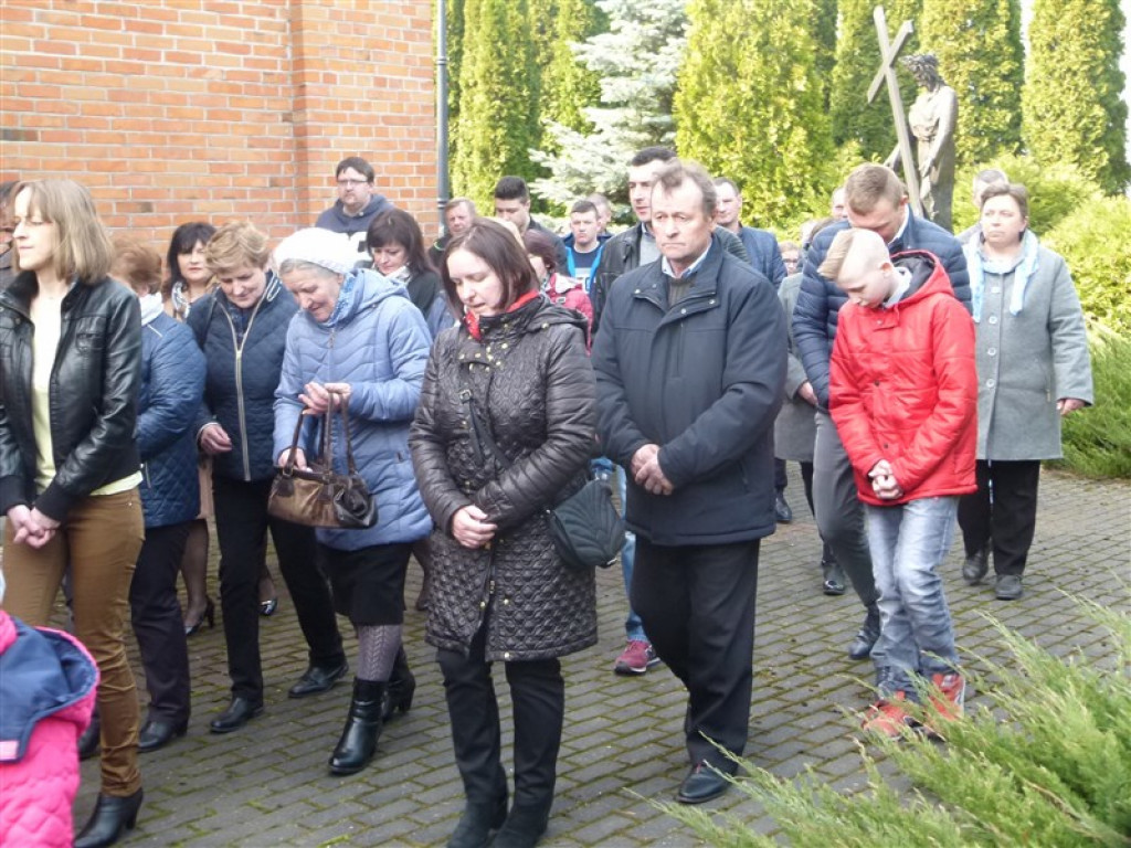Wprowadzenie relikwii do sanktuarium w Mąkolicach