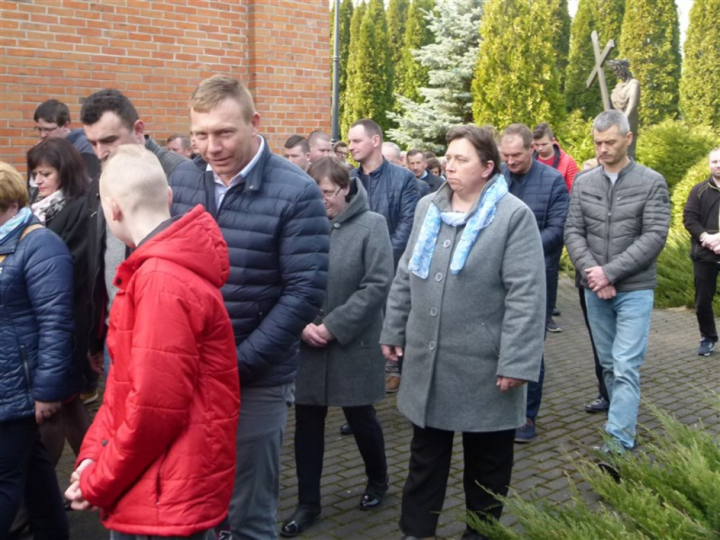 Wprowadzenie relikwii do sanktuarium w Mąkolicach