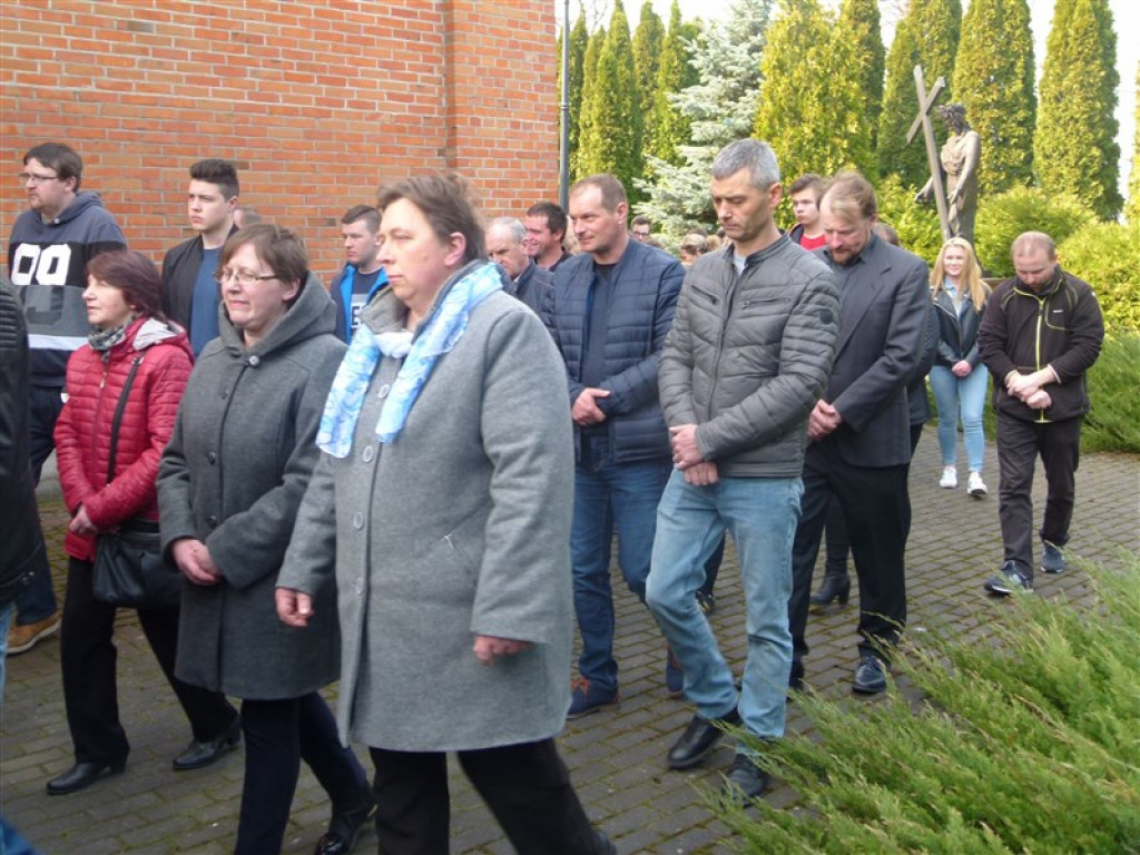 Wprowadzenie relikwii do sanktuarium w Mąkolicach