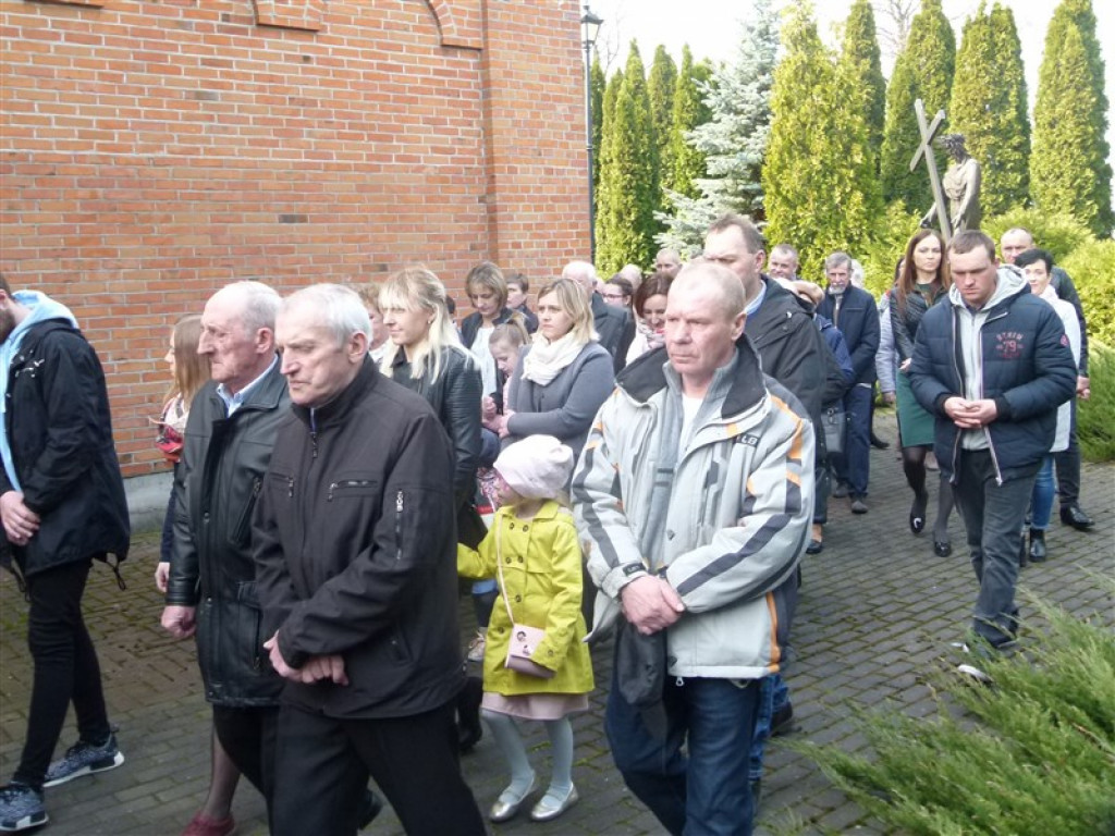Wprowadzenie relikwii do sanktuarium w Mąkolicach
