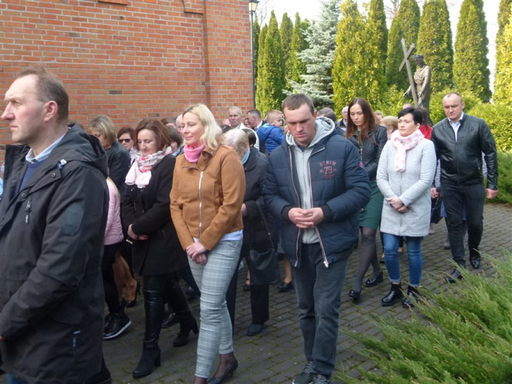 Wprowadzenie relikwii do sanktuarium w Mąkolicach