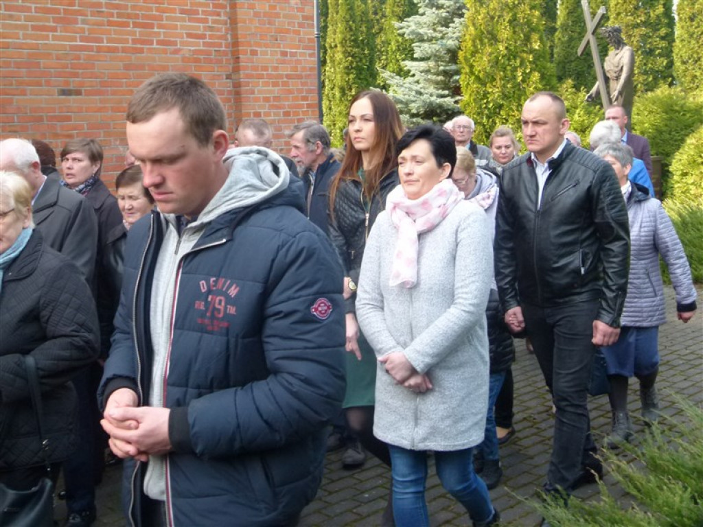 Wprowadzenie relikwii do sanktuarium w Mąkolicach