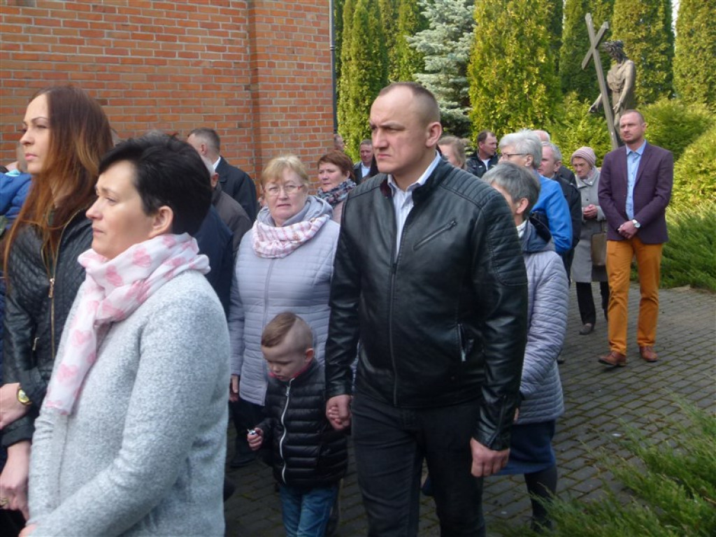 Wprowadzenie relikwii do sanktuarium w Mąkolicach