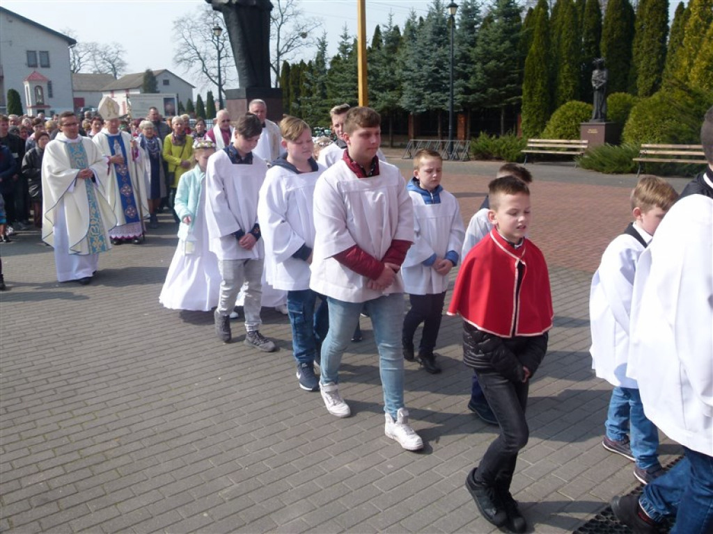 Wprowadzenie relikwii do sanktuarium w Mąkolicach