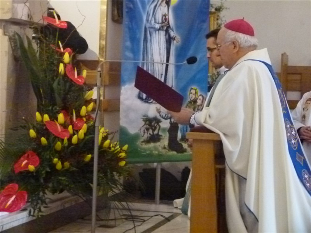 Wprowadzenie relikwii do sanktuarium w Mąkolicach