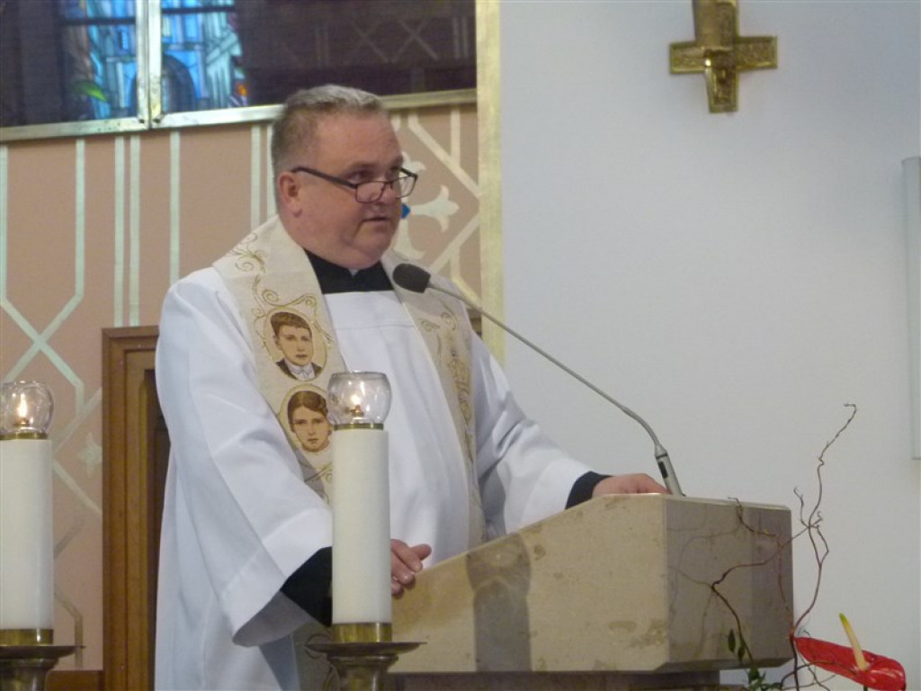 Wprowadzenie relikwii do sanktuarium w Mąkolicach