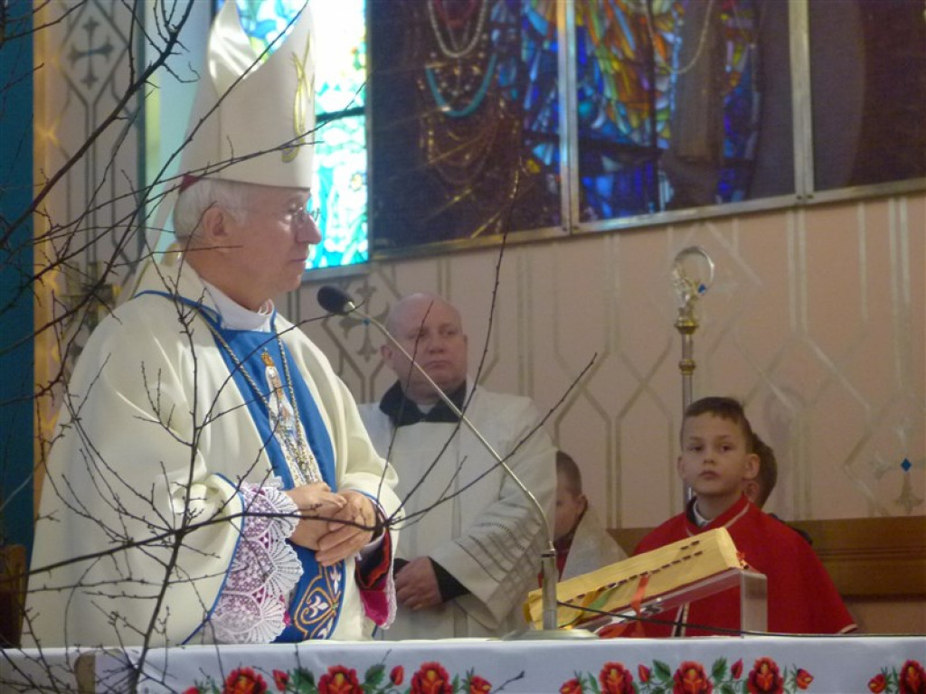 Wprowadzenie relikwii do sanktuarium w Mąkolicach