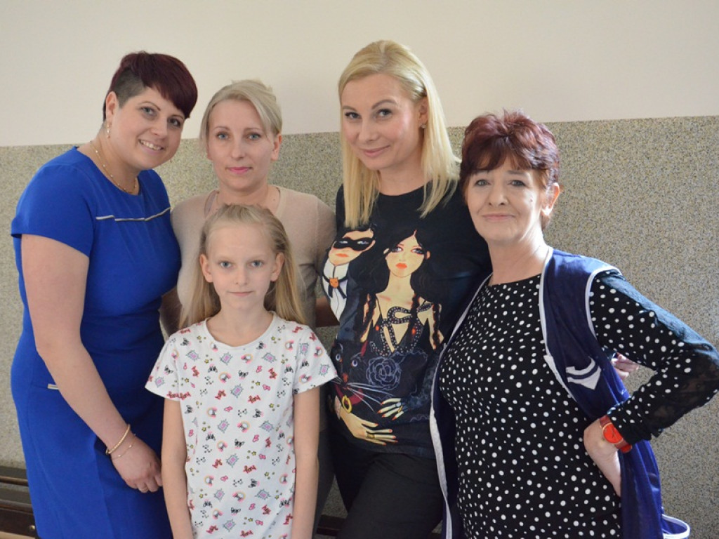 Uczennice zaprezentowały kreacje Eli Piorun