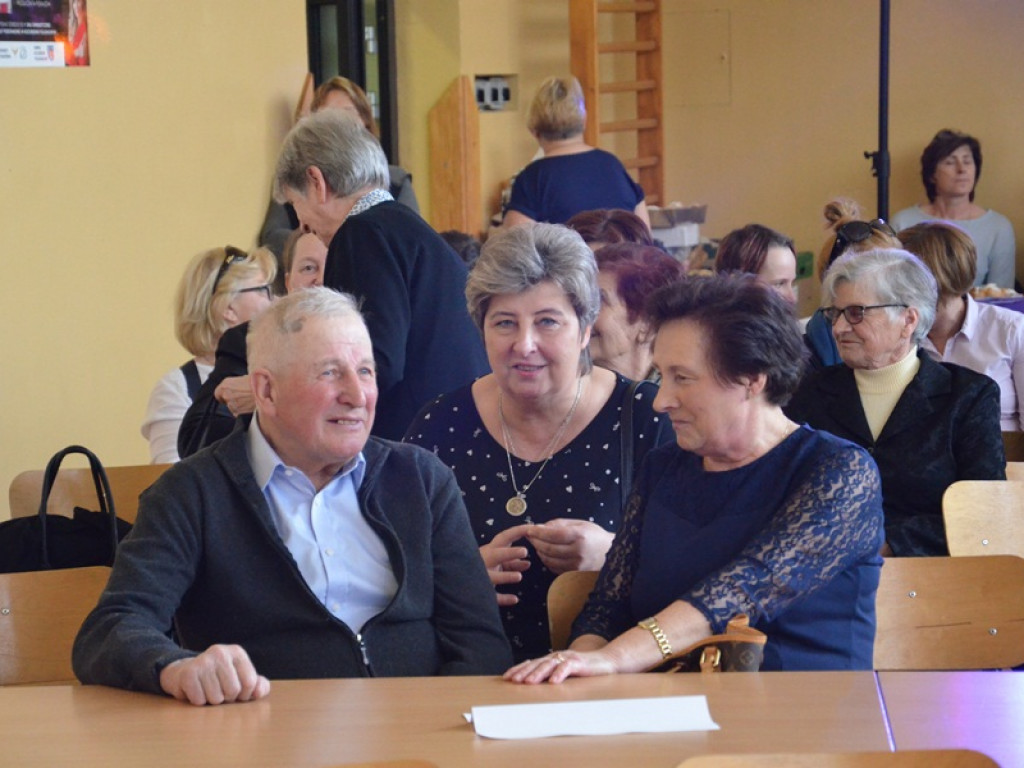 Uczennice zaprezentowały kreacje Eli Piorun