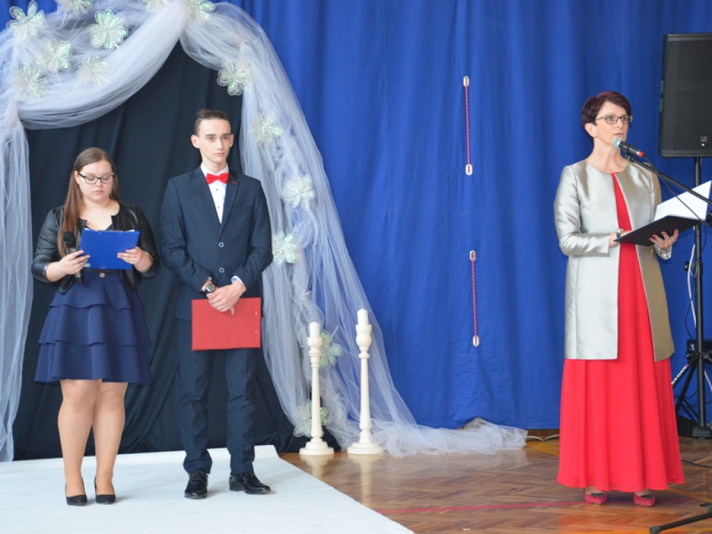 Uczennice zaprezentowały kreacje Eli Piorun