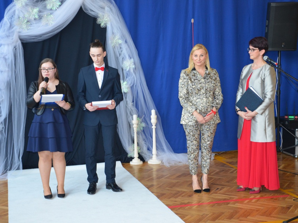 Uczennice zaprezentowały kreacje Eli Piorun