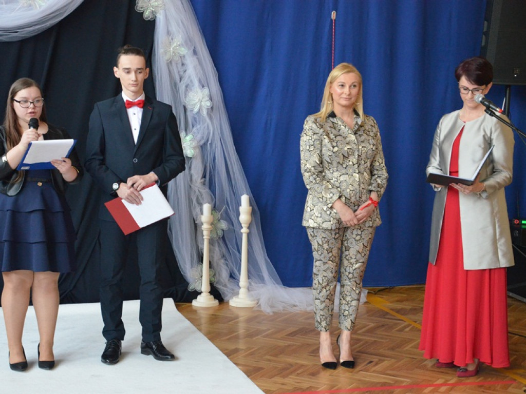 Uczennice zaprezentowały kreacje Eli Piorun