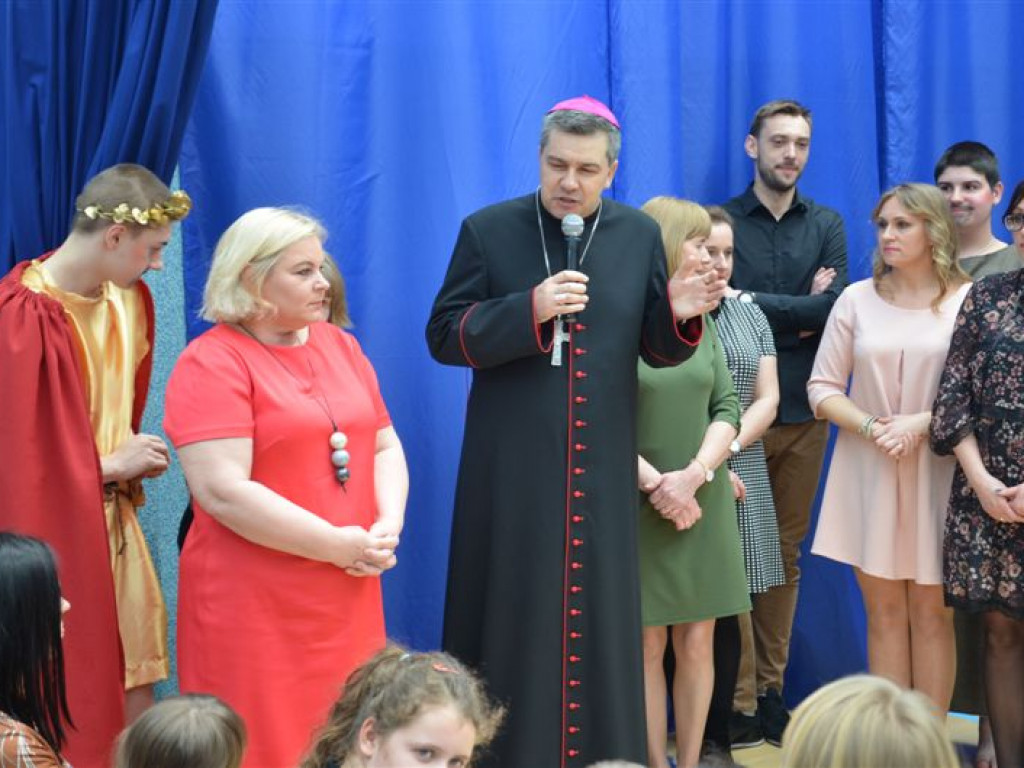 Wielkanocne przedstawienie w łowickim SOS-W