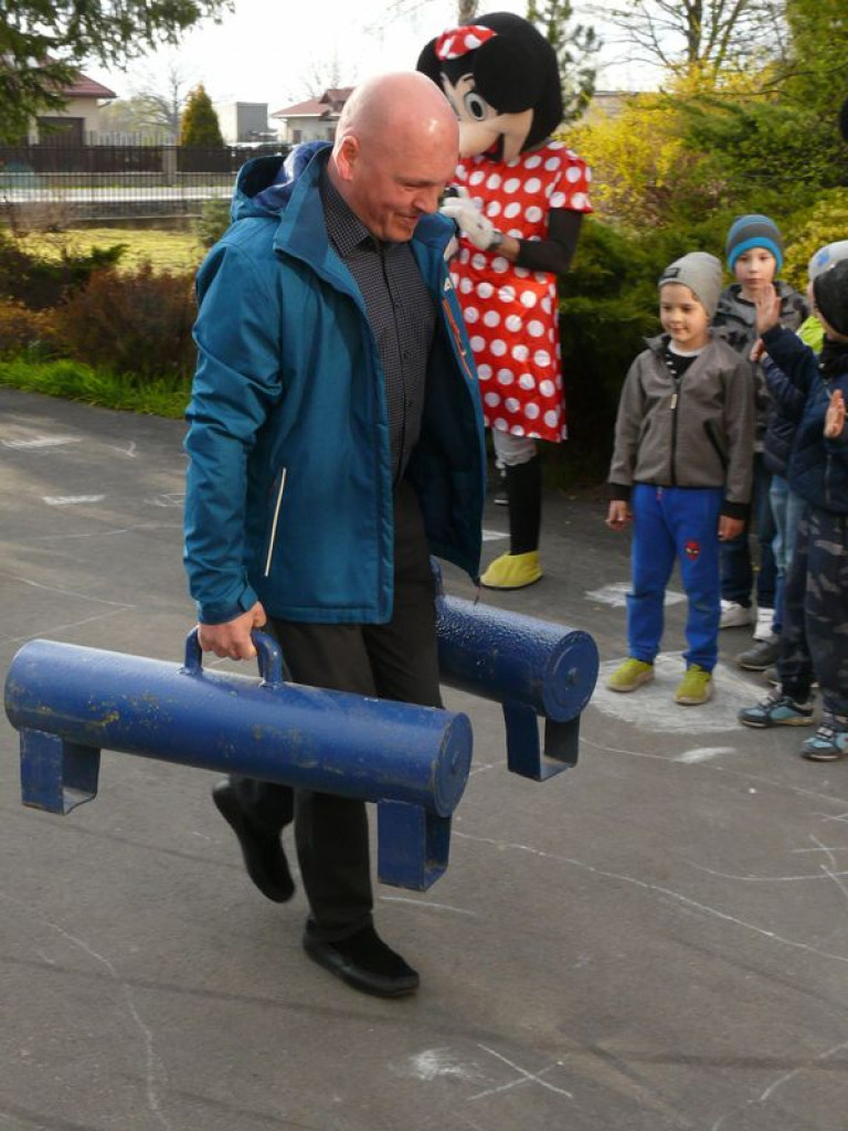 6.598,10 zł na rehabilitację Weroniki