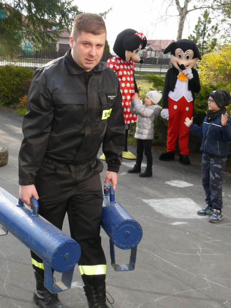 6.598,10 zł na rehabilitację Weroniki