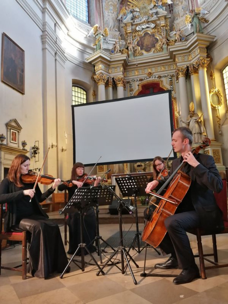 Koncert pasyjny w kościele pijarskim