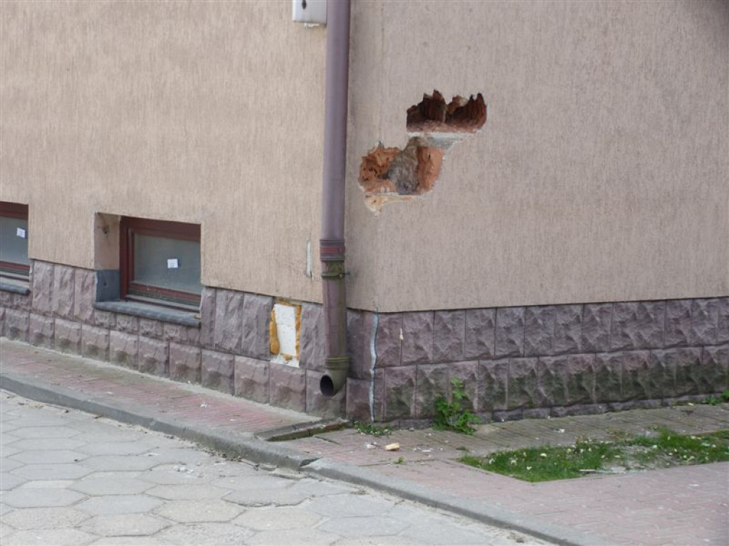 Rozpoczęła się rozbiórka budynku po 