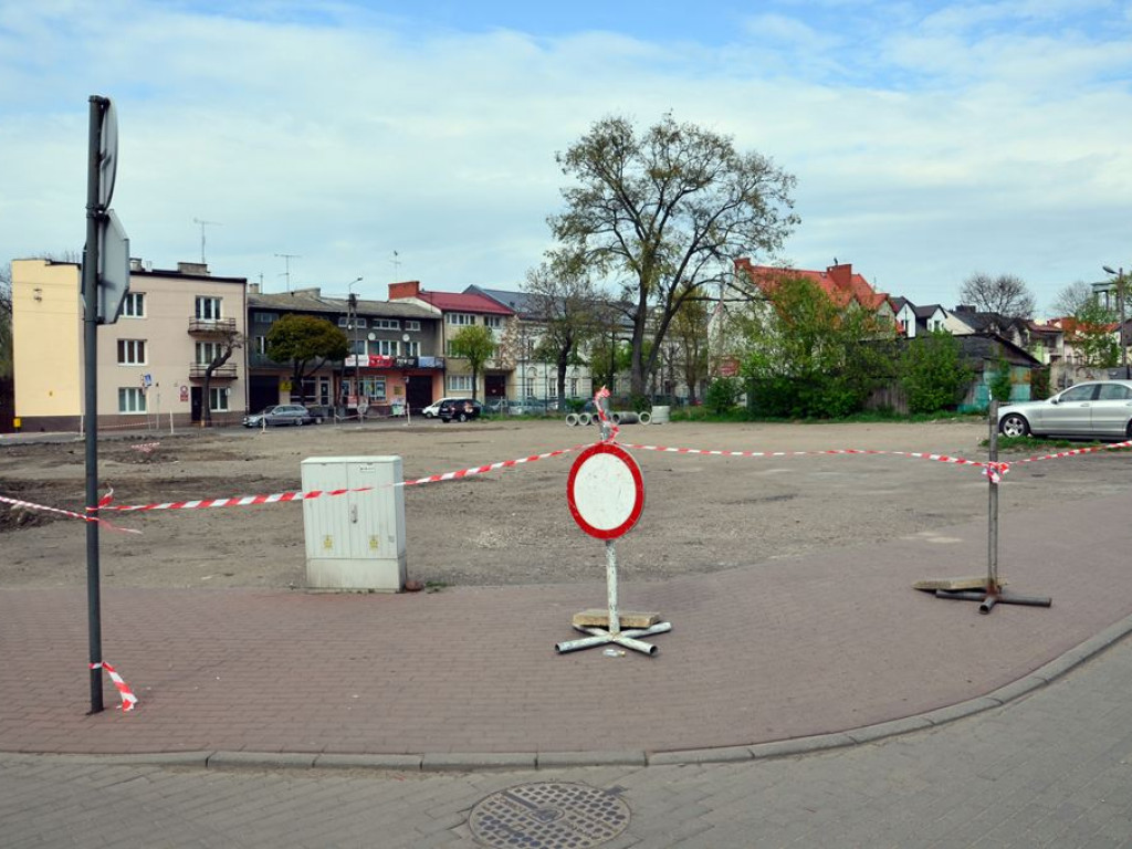 Nie zaparkujesz na placu przy Koziej