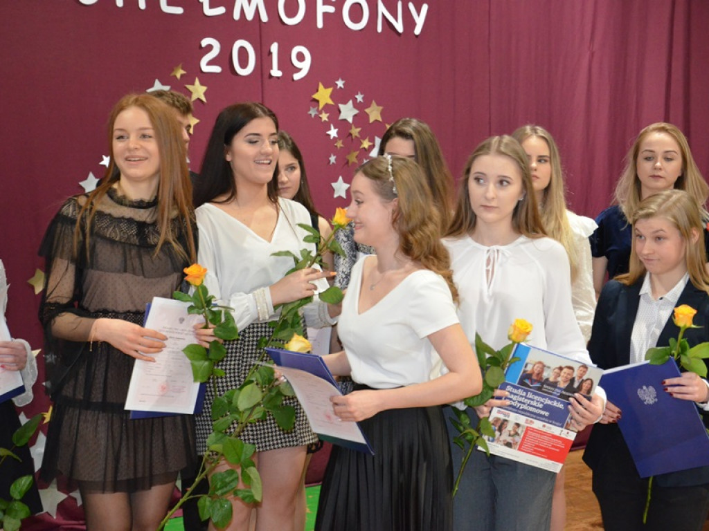 Maturzyści z I LO pożegnali się ze szkołą