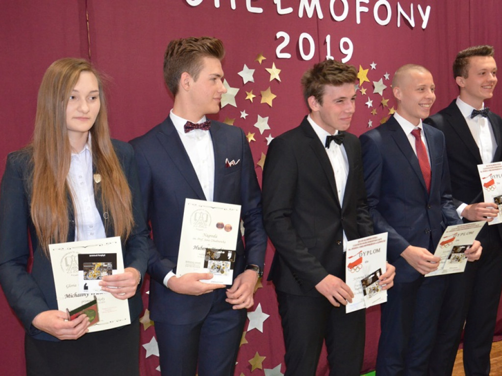 Maturzyści z I LO pożegnali się ze szkołą