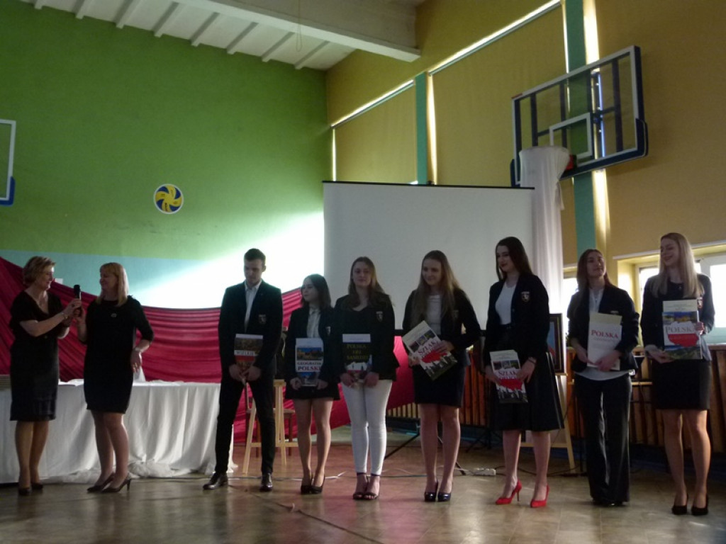 Trzecioklasiści z KLO w Głownie już o krok od matury