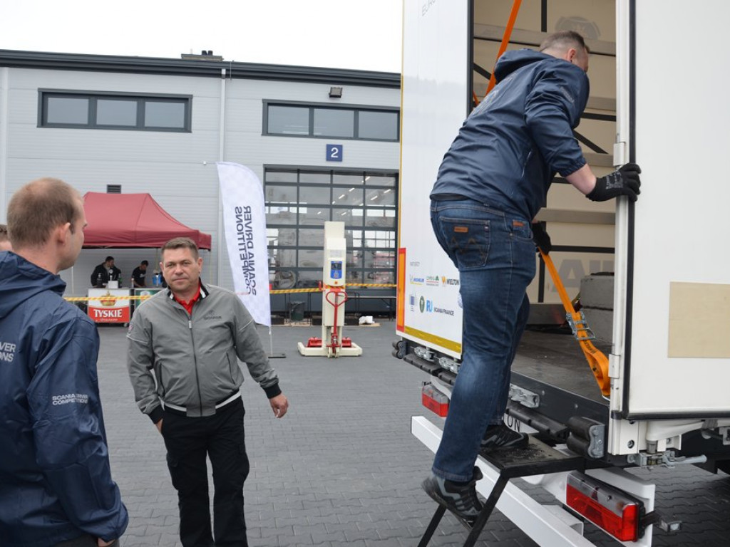 Kierowca z Sochaczewa wygrał konkurs Scanii w Łowiczu - aktualizacja