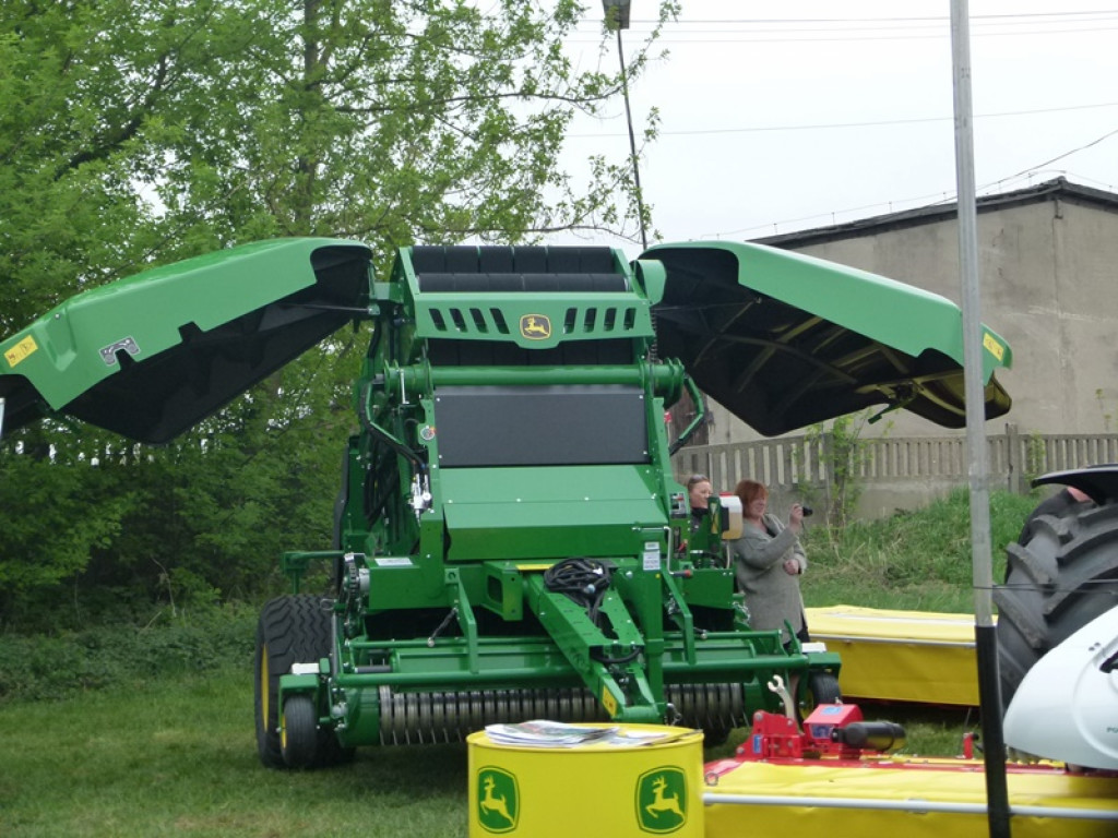 Targi Agrotechnika przyciągnęły pokazem maszyn i lokalnymi produktami