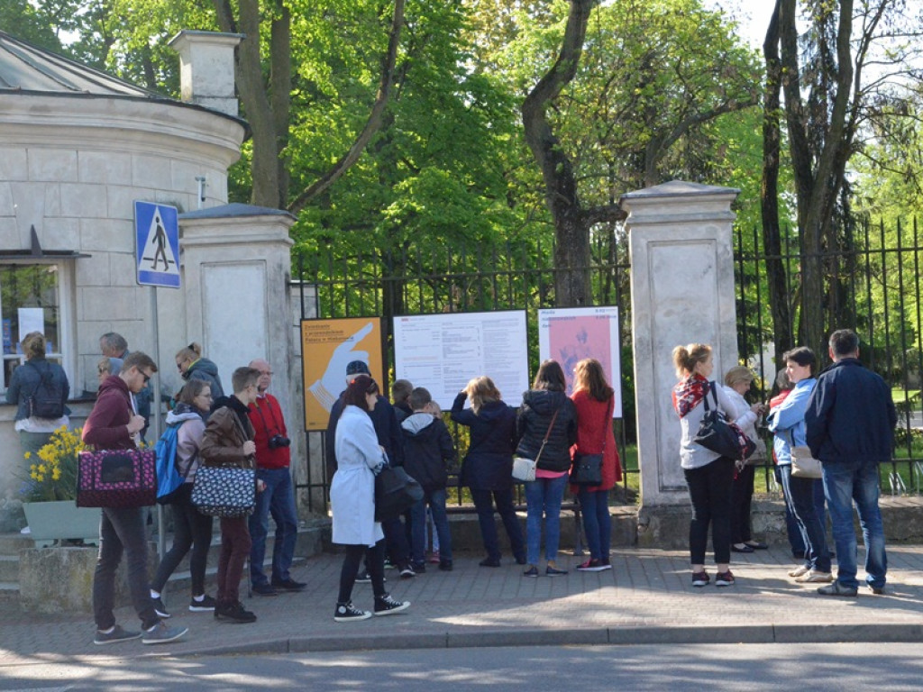 Zabawa edukacyjna pochłonęła zwiedzających Muzeum w Nieborowie