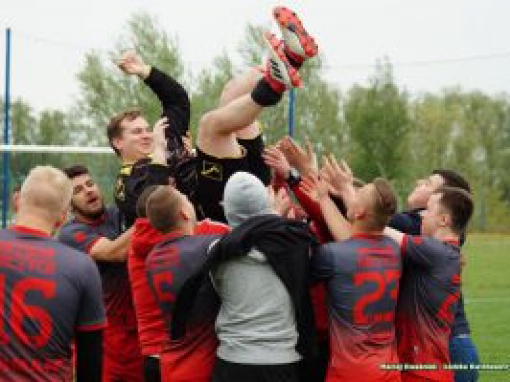 Orzeł nie zniża lotu