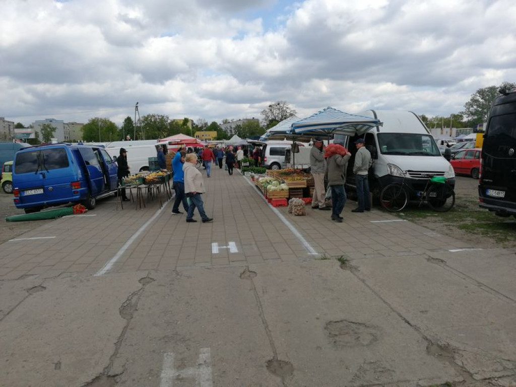 Rozpoczęła się budowa wiaty targowej