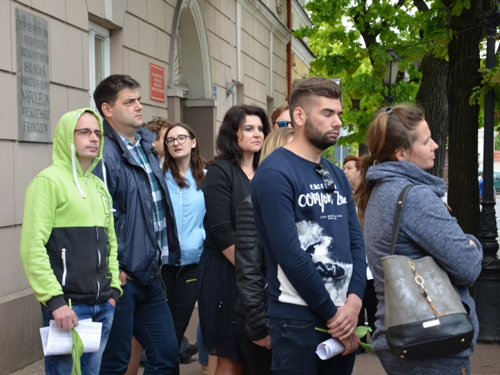 Na Starym Rynku trwa zbiórka krwi dla 28-letniego Juliusza