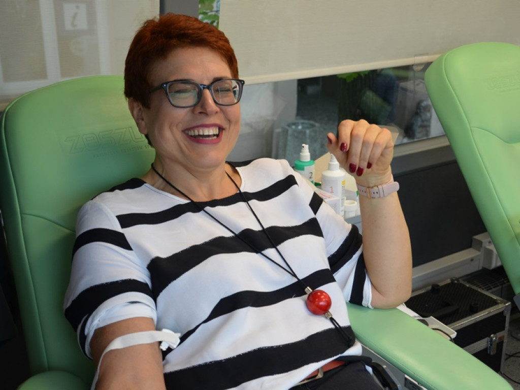 Na Starym Rynku trwa zbiórka krwi dla 28-letniego Juliusza