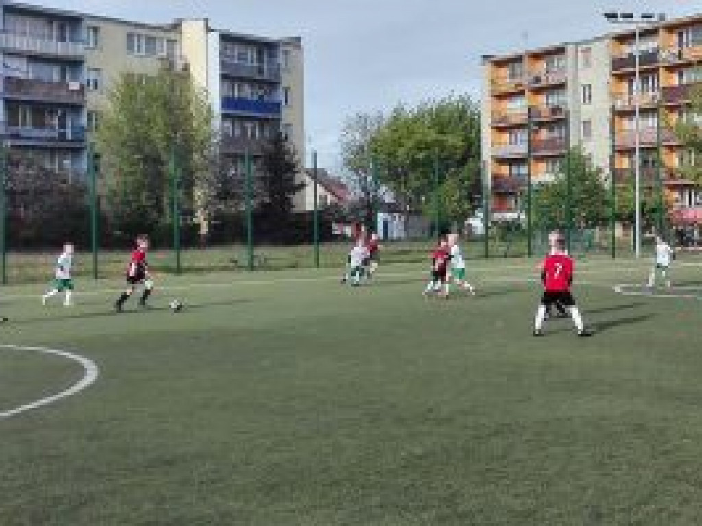 Pelikan-2009 z liderem był bez szans