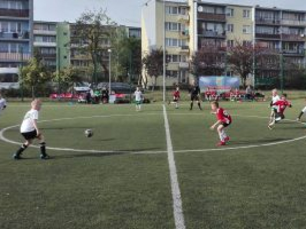 Pelikan-2009 z liderem był bez szans