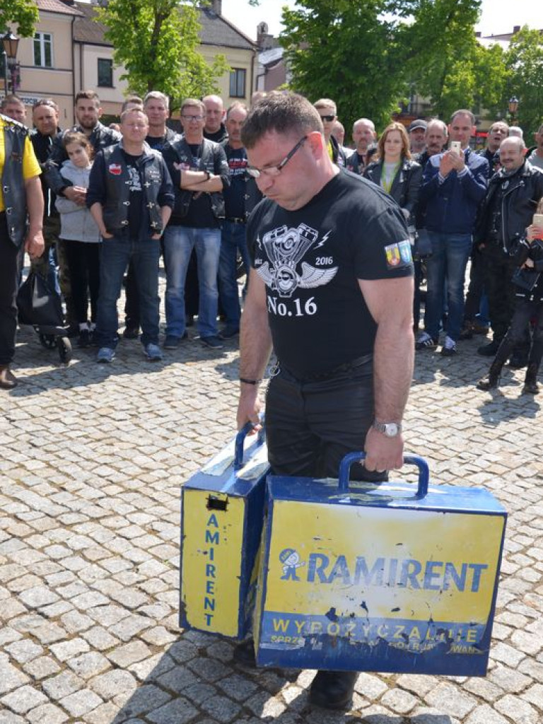 Msza, pokazy na Nowym Rynku i zabawa w Nieborowie