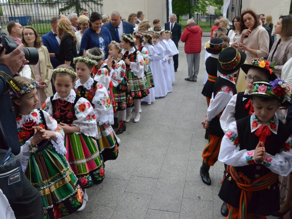 Trzecioklasiści przystępują do Pierwszej Komunii Świętej