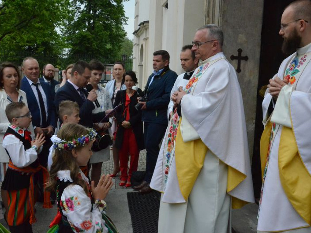 Trzecioklasiści przystępują do Pierwszej Komunii Świętej