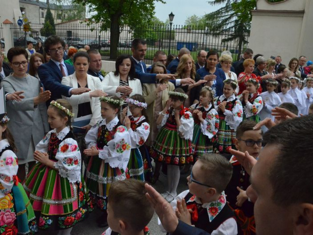Trzecioklasiści przystępują do Pierwszej Komunii Świętej