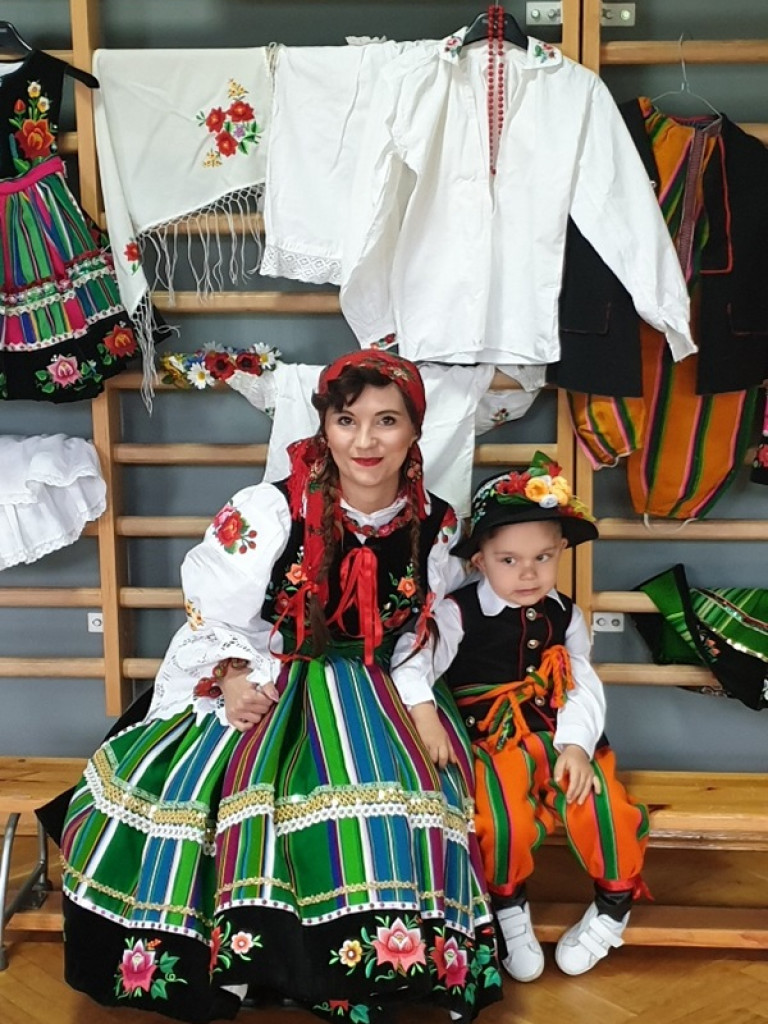 Folk Art Dance - przedszkolaki ubierały się w strój łowicki