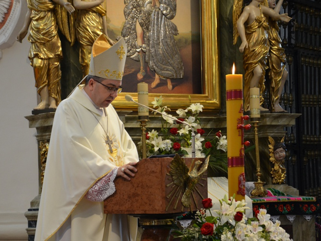 Biskup Wojciech Osial wyświęcił nowych diakonów