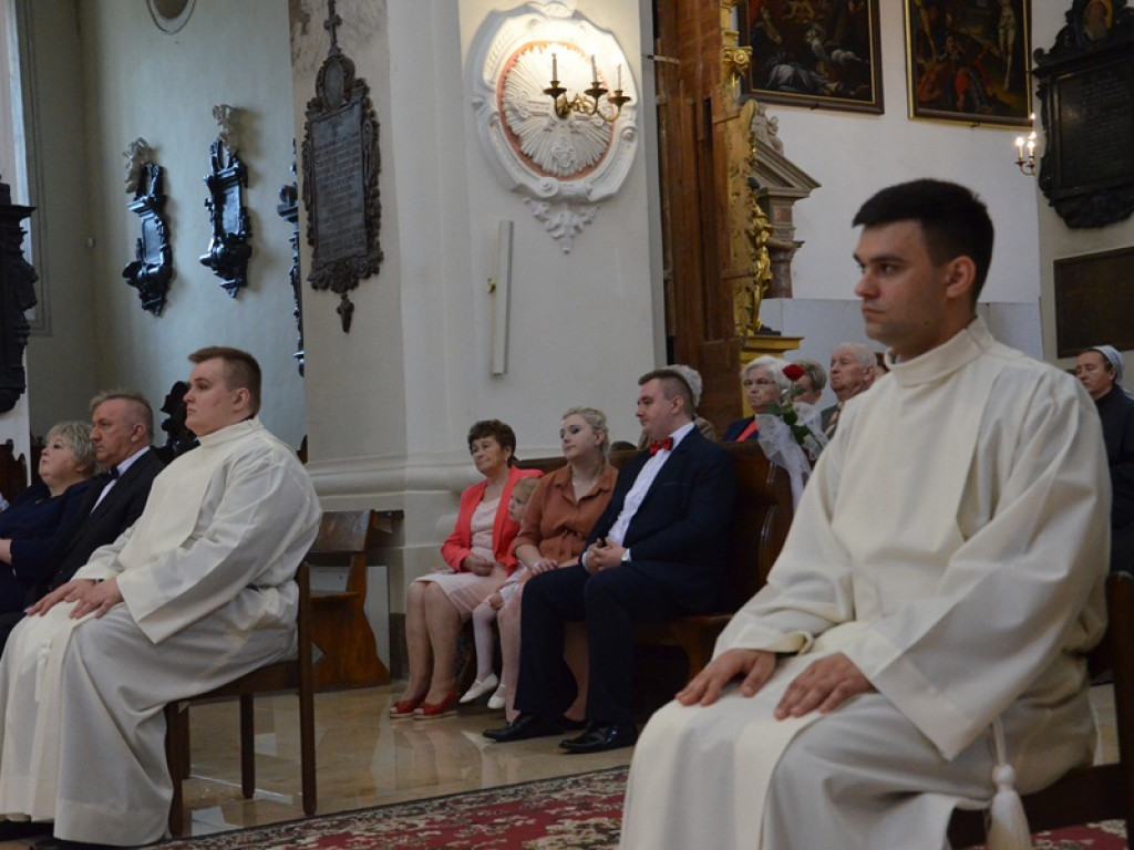 Biskup Wojciech Osial wyświęcił nowych diakonów