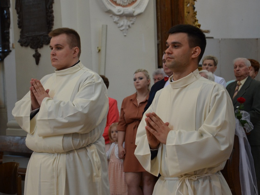 Biskup Wojciech Osial wyświęcił nowych diakonów