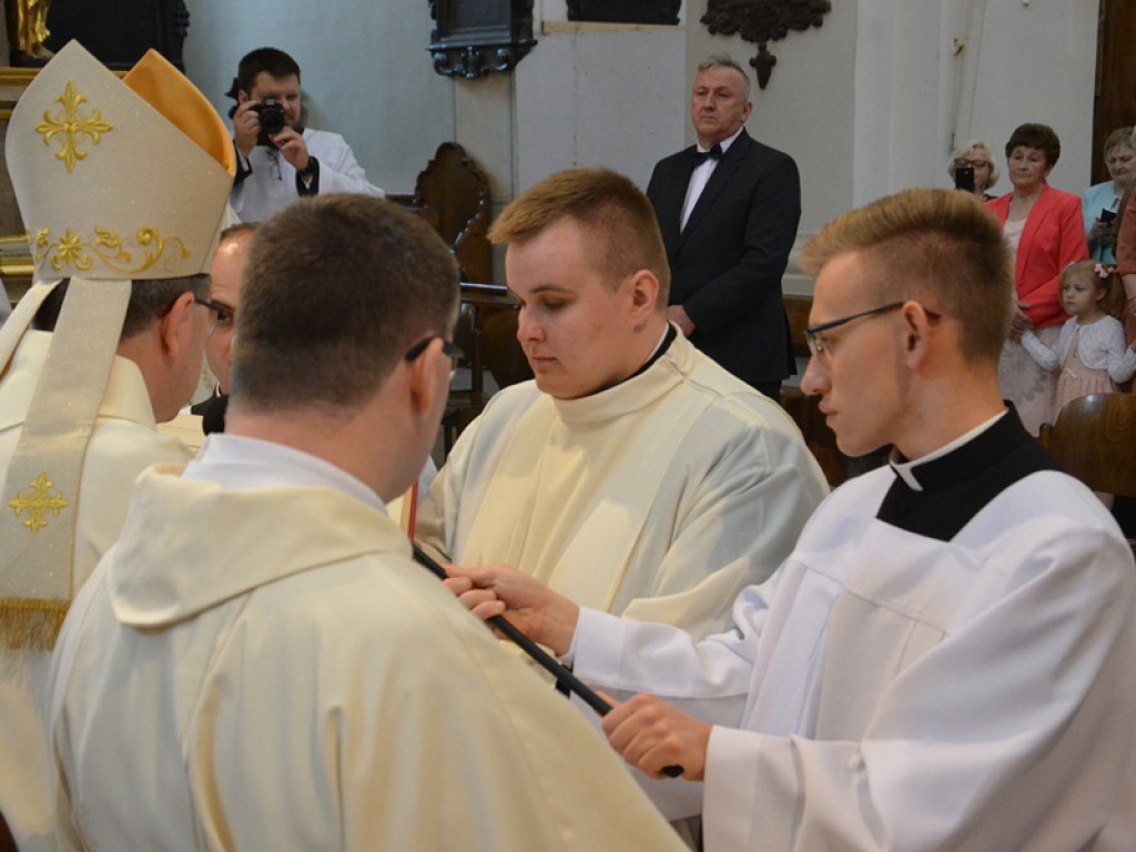 Biskup Wojciech Osial wyświęcił nowych diakonów