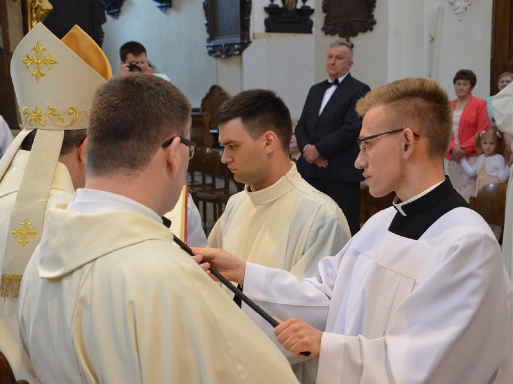 Biskup Wojciech Osial wyświęcił nowych diakonów