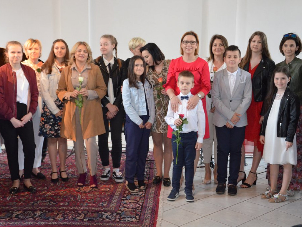 Koncert Centrum Edukacji Muzycznej w Galerii Browarna